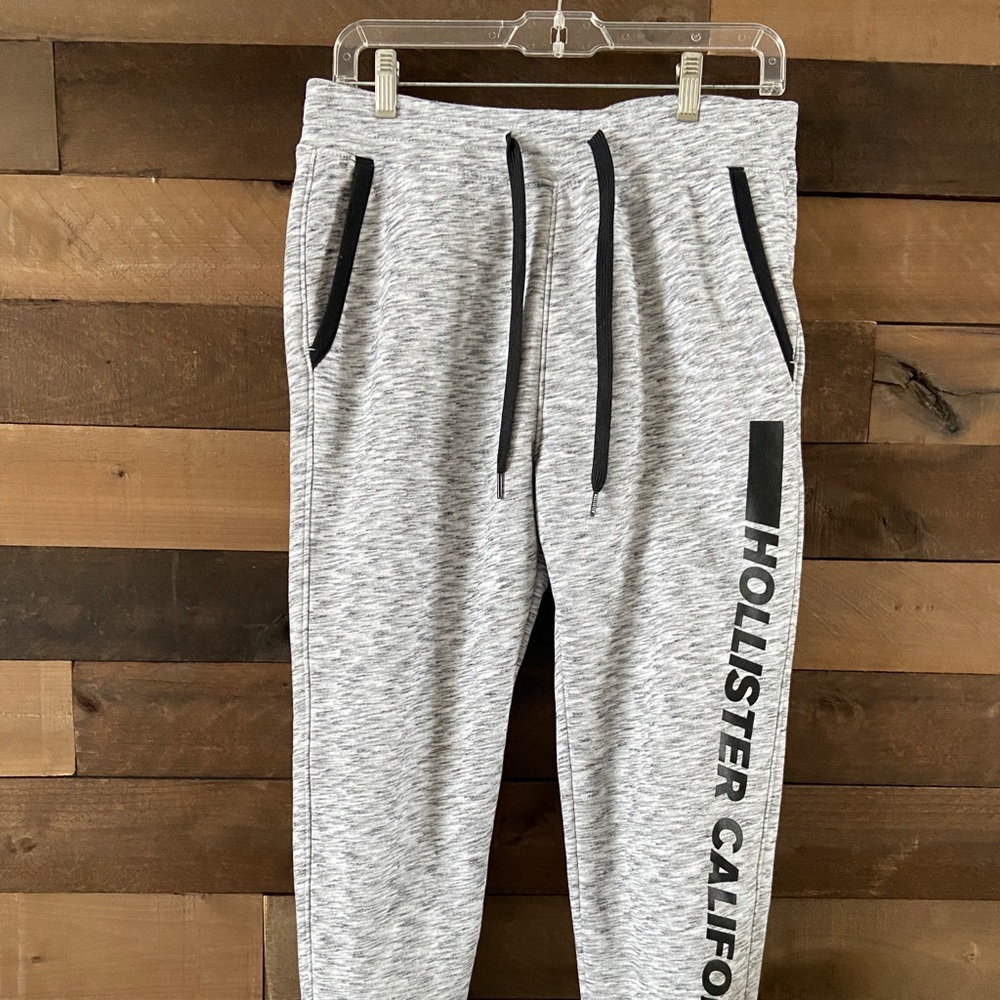 Men’s Hollister light grey fleece joggers